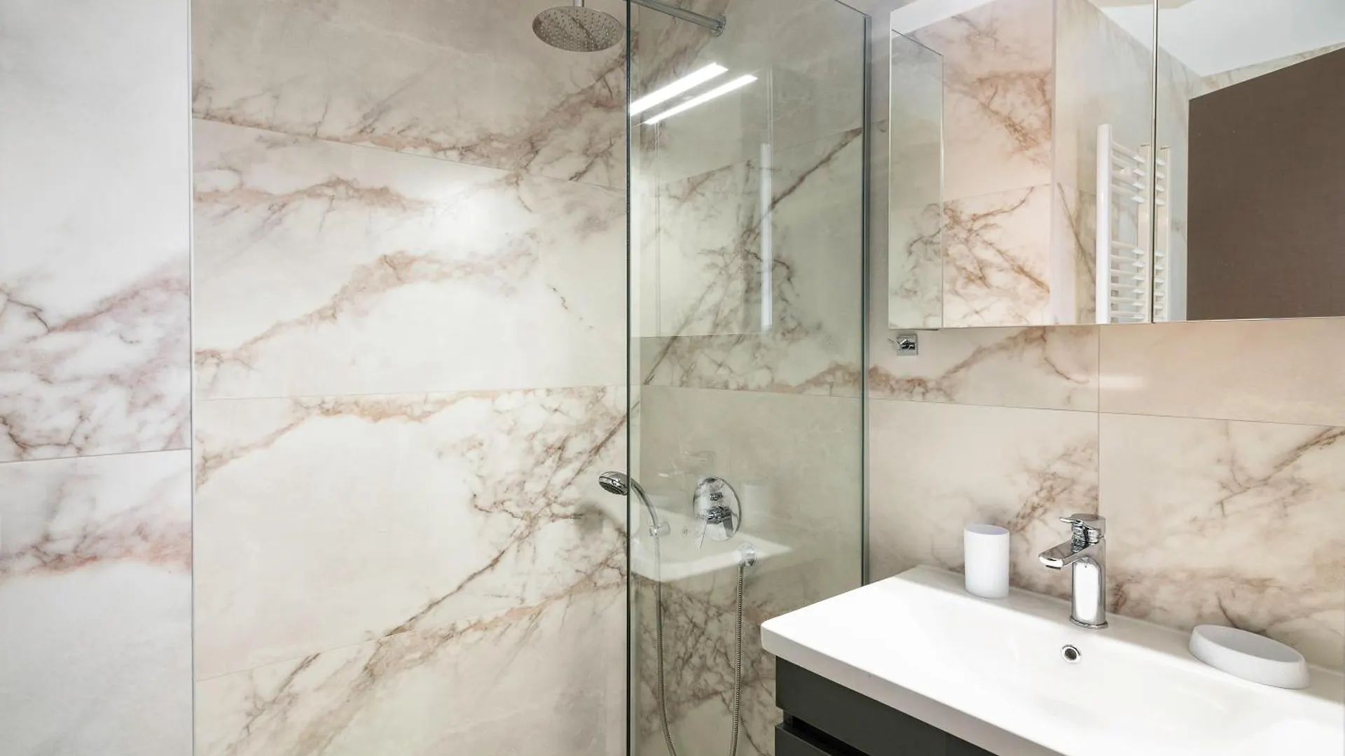 Oditee Rotonda Saloniki Apartament
